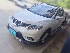 [南京·苏A] 日产奇骏2015款 2.0L CVT舒适MAX版 2WD