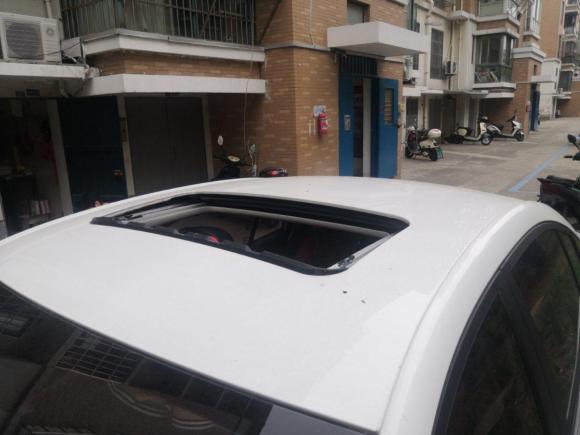 [南通·苏F] 二手荣威荣威i52020款 1.5L 自动4G互联领豪版