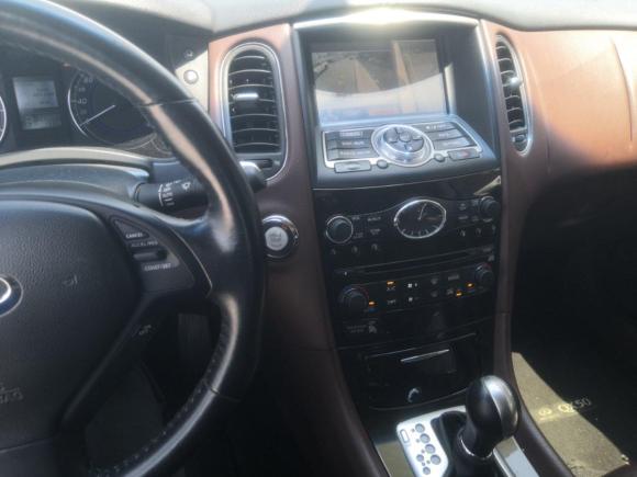 [佛山·粤E] 二手英菲尼迪英菲尼迪QX502013款 2.5L 两驱优雅版