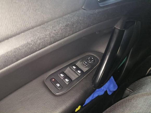 [上海·苏E] 二手标致标致308S2015款 1.6T 自动劲驰版