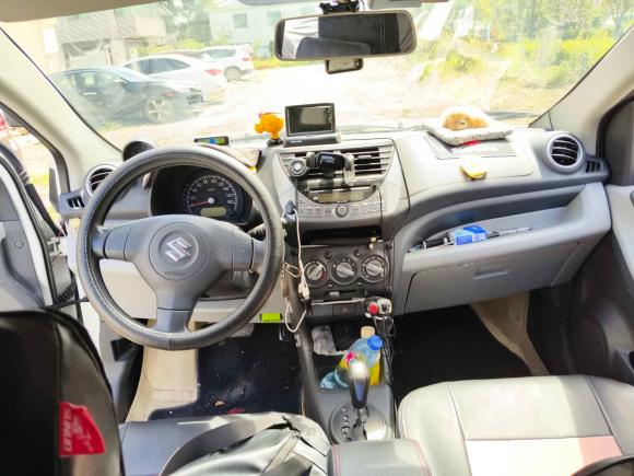 [上海·黑D] 二手铃木奥拓2013款 1.0L 自动豪华型