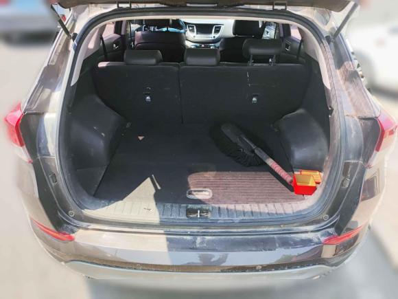 [济南·鲁A] 二手现代途胜2018款 1.6T 双离合两驱15周年特别版