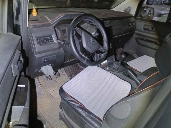 [济南·鲁U] 二手五菱汽车五菱宏光PLUS2019款 1.5T 手动标准型 5座