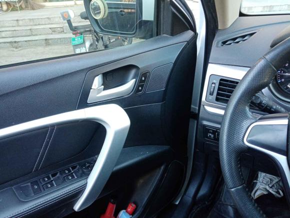 [青岛·鲁B] 二手吉利汽车帝豪2017款 三厢百万款 1.5L 手动向上版