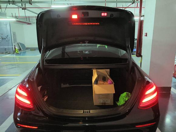 [佛山·粤E] 二手奔驰奔驰E级2018款 改款 E 300 L 运动豪华型