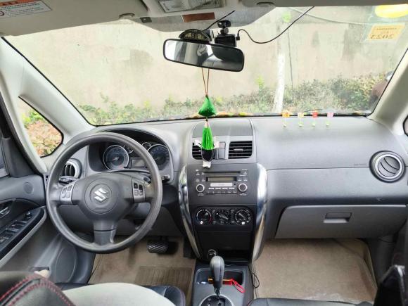 [南京·苏A] 二手铃木天语 SX42011款 两厢 1.6L 自动灵动型