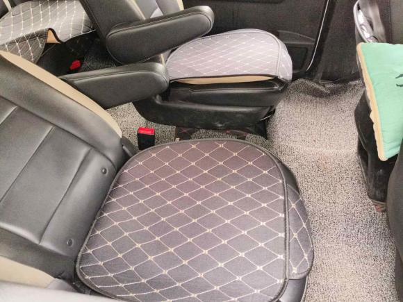 [广州·粤G] 二手五菱汽车五菱宏光PLUS2019款 1.5T 手动豪华型 7座