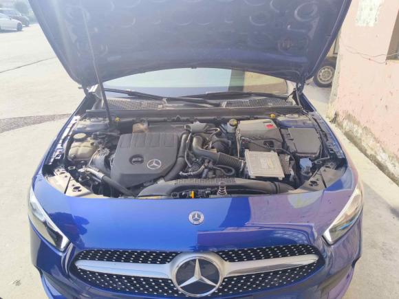 [南通·苏U] 二手奔驰奔驰A级2020款 改款 A 200 L 运动轿车时尚型