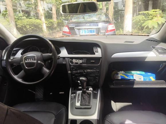 [上海·皖L] 二手奥迪奥迪A4L2011款 2.0 TFSI 标准型