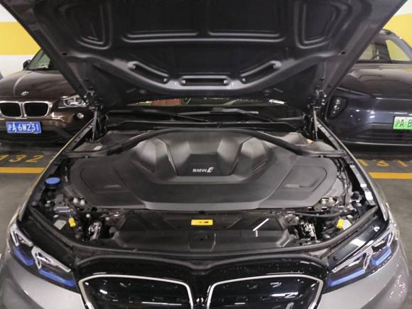 [上海·沪A] 二手宝马宝马i32023款 eDrive 40 L 曜夜运动套装