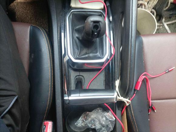 [义乌·浙G] 二手江铃驭胜S3502016款 2.0T 手动四驱汽油豪华天窗版5座