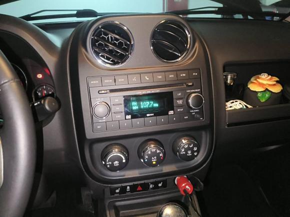 [上海·苏M] 二手Jeep指南者2013款 2.0L 两驱豪华版