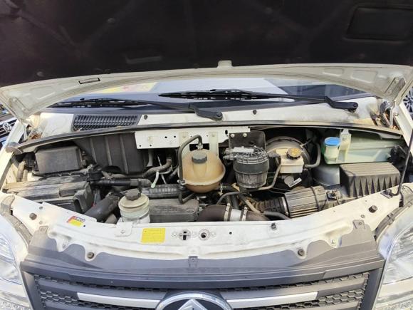 [杭州·浙A] 二手上汽大通MAXUS新途V802023款 2.0T 手动经典傲运通长轴中顶6/7/8/9座