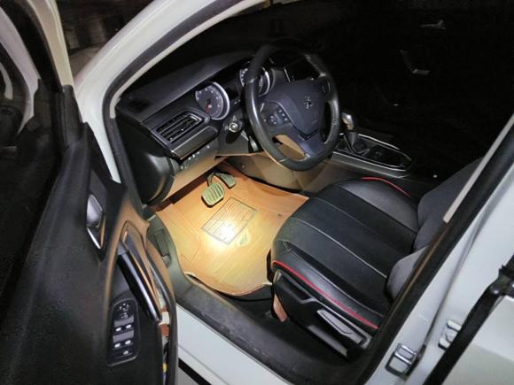 [广州·粤L] 二手标致标致4082014款 1.8L 自动豪华版