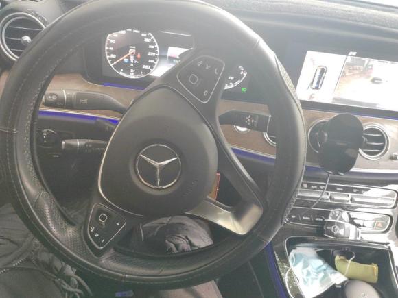 [上海·沪D] 二手奔驰奔驰E级2017款 E 300 L 豪华型