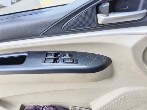 [广州·粤H] 二手东风风行菱智2017款 M5 1.6L 标准型