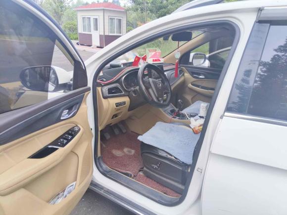 [青岛·鲁B] 二手宝骏宝骏7302017款 1.5T 手动尊享型 7座