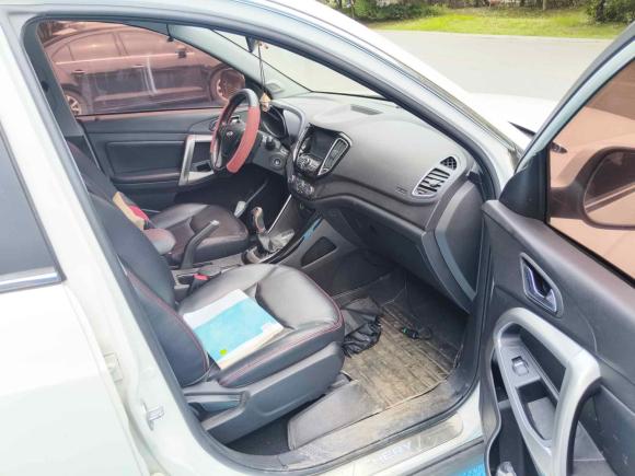 [芜湖·皖B] 二手奇瑞瑞虎52015款 2.0L 手动家尊版