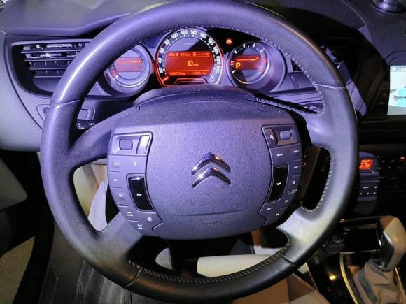 [深圳·粤B] 二手雪铁龙雪铁龙C52013款 2.0L 自动尊享型