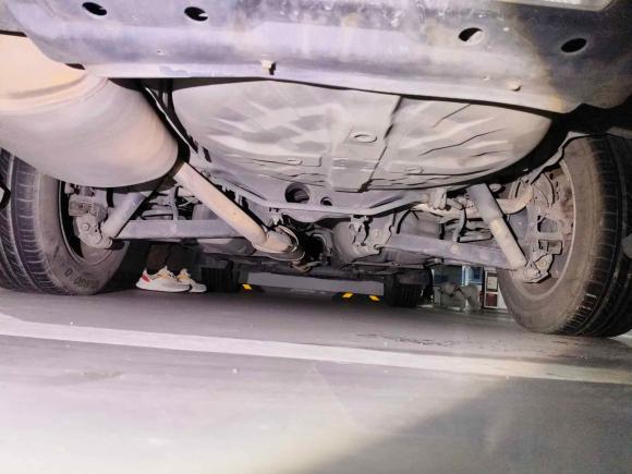 [杭州·浙A] 二手东风风度东风风度MX62015款 2.0L CVT两驱卓越版