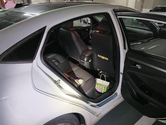 [南京·苏A] 二手奔腾奔腾B702014款 1.8T 自动运动尊享型