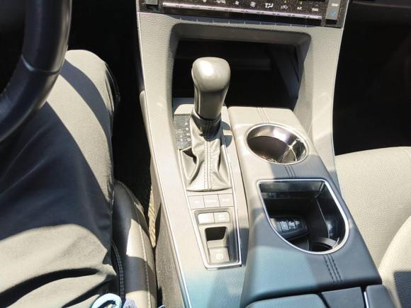 [苏州·苏U] 二手丰田亚洲龙2019款 双擎 2.5L XLE尊贵版 国VI