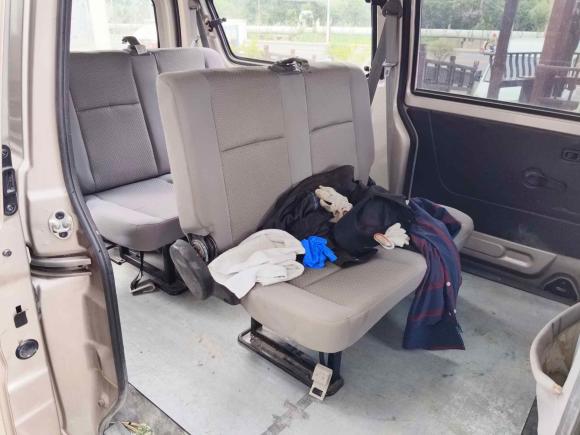 [无锡·苏B] 二手金杯小海狮X302021款 1.5L 标准型无空调版客车国VI SWC15M