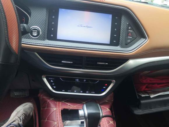 [成都·川M] 二手众泰众泰T3002017款 1.5T CVT尊贵型