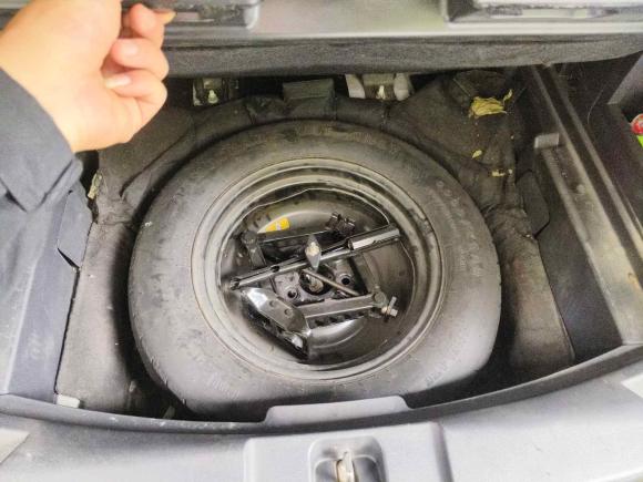 [杭州·浙A] 二手Jeep自由客2012款 2.4 运动版