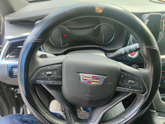 [无锡·苏B] 二手凯迪拉克凯迪拉克XT62020款 28T 六座豪华型