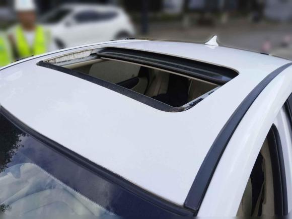 [成都·川A] 二手长安逸动2016款 1.6L 手动风尚型