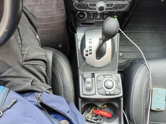 [南通·苏F] 二手雷诺科雷傲2012款 2.5L 四驱舒适导航版