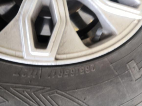 [西安·陕A] 二手江铃驭胜S3502013款 2.4T 手动四驱柴油豪华版5座