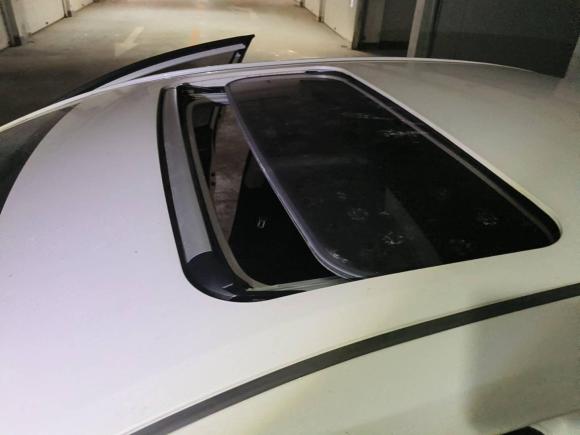 [南京·苏A] 二手丰田雷凌2016款 双擎 1.8H GS E-CVT精英天窗版