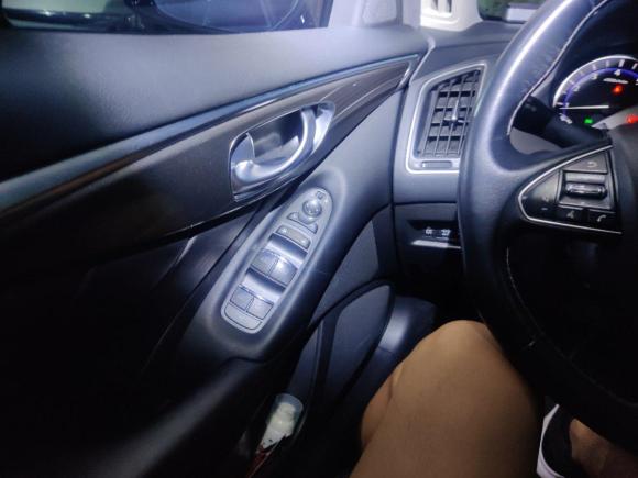 [深圳·粤B] 二手英菲尼迪英菲尼迪Q502014款 2.0T 舒适版