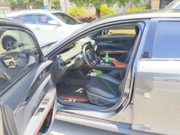 [苏州·苏U] 二手长安长安UNI-V2022款 1.5T 尊贵型