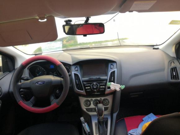 [上海·沪C] 二手福特福克斯2012款 两厢 1.6L 自动舒适型