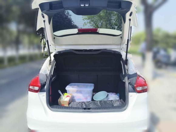 [西安·陕A] 二手福特福克斯2017款 两厢 1.6L 手动舒适型智行版