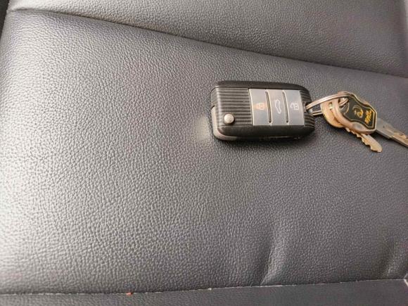 [上海·沪A] 二手荣威荣威i6新能源2017款 45T 混动互联智享版