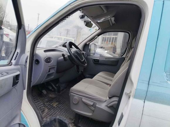 [合肥·皖A] 二手上汽大通MAXUS新途V802018款 2.5T 6挡手动厢式货车短轴中顶2/3座