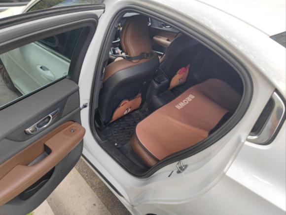 [上海·沪A] 二手沃尔沃沃尔沃S60新能源2022款 T8 E驱混动 四驱智逸豪华版