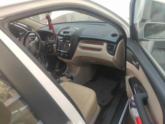 [苏州·苏E] 二手起亚狮跑2013款 2.0L 自动两驱版GL