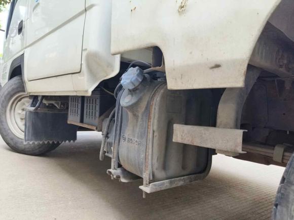 [武汉·鄂A] 二手五十铃庆铃五十铃T172021款 3.0T柴油两驱栏板车标准轴距4KH1CT6H1