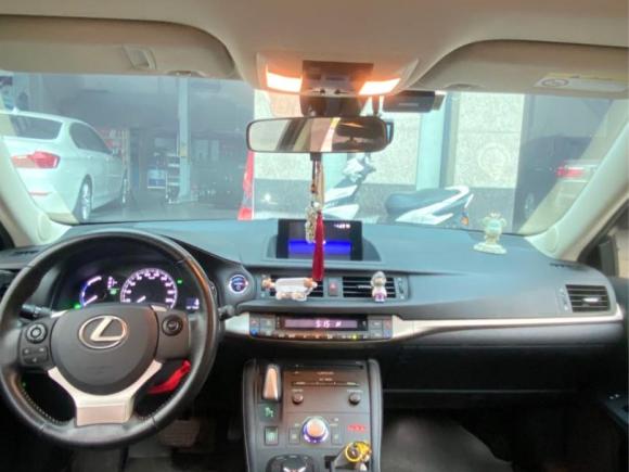 [成都·川A] 二手雷克萨斯雷克萨斯CT2017款 CT200h 舒适版 单色 国VI