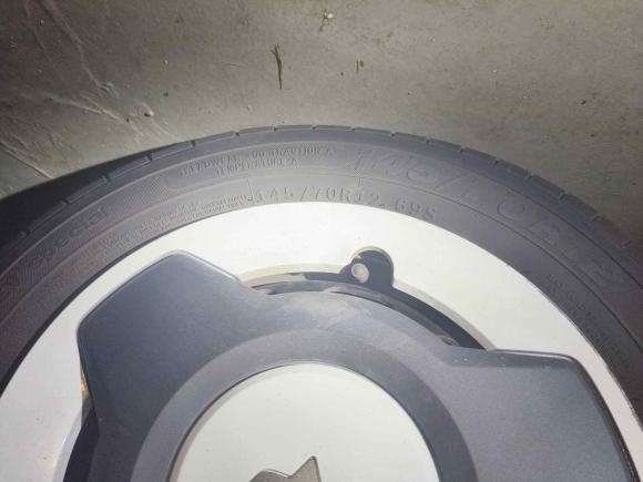 [武汉·鄂A] 二手五菱汽车宏光MINIEV2022款 自在款 磷酸铁锂