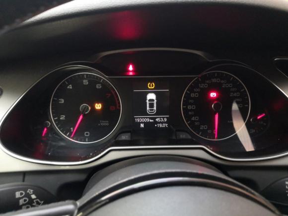 [上海·沪A] 二手奥迪奥迪A4L2013款 35 TFSI 自动标准型