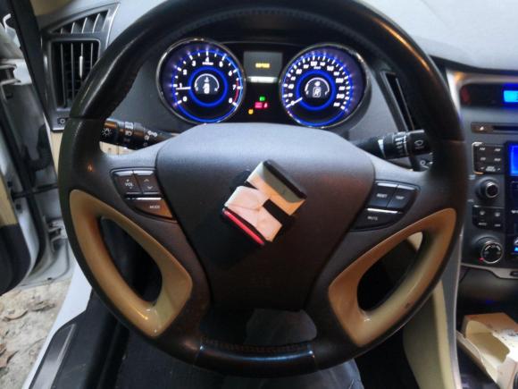 [广州·粤A] 二手现代索纳塔2011款 2.0L 自动豪华版