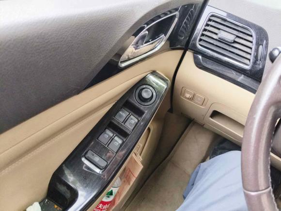 [上海·冀F] 二手宝骏宝骏7302014款 1.5L 手动豪华导航ESP版 7座