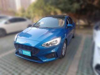 福特福克斯2020款 两厢 1.5L 自动锋跃型