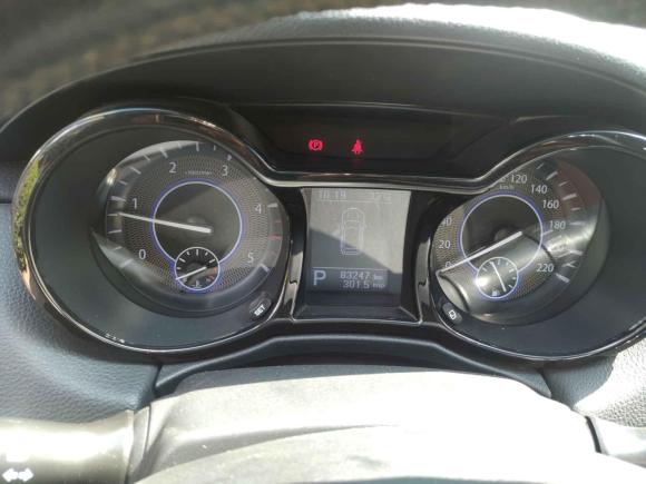 [南通·苏F] 二手江铃驭胜S3502013款 2.4T 自动两驱柴油豪华版5座